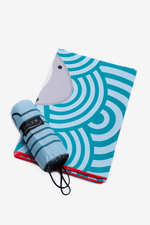 serviette-de-plage-microfibre-solem-pochette-requins-du-lacstjean - Serviette de plage Les requins du lac St-Jean - Solem